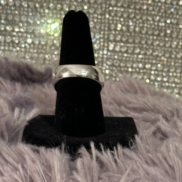 ๐ฅ LIA SOPHIA.One of their most gorgeous rings w/Crystals & Rope detailing.Size 8 - Picture 10 of 12